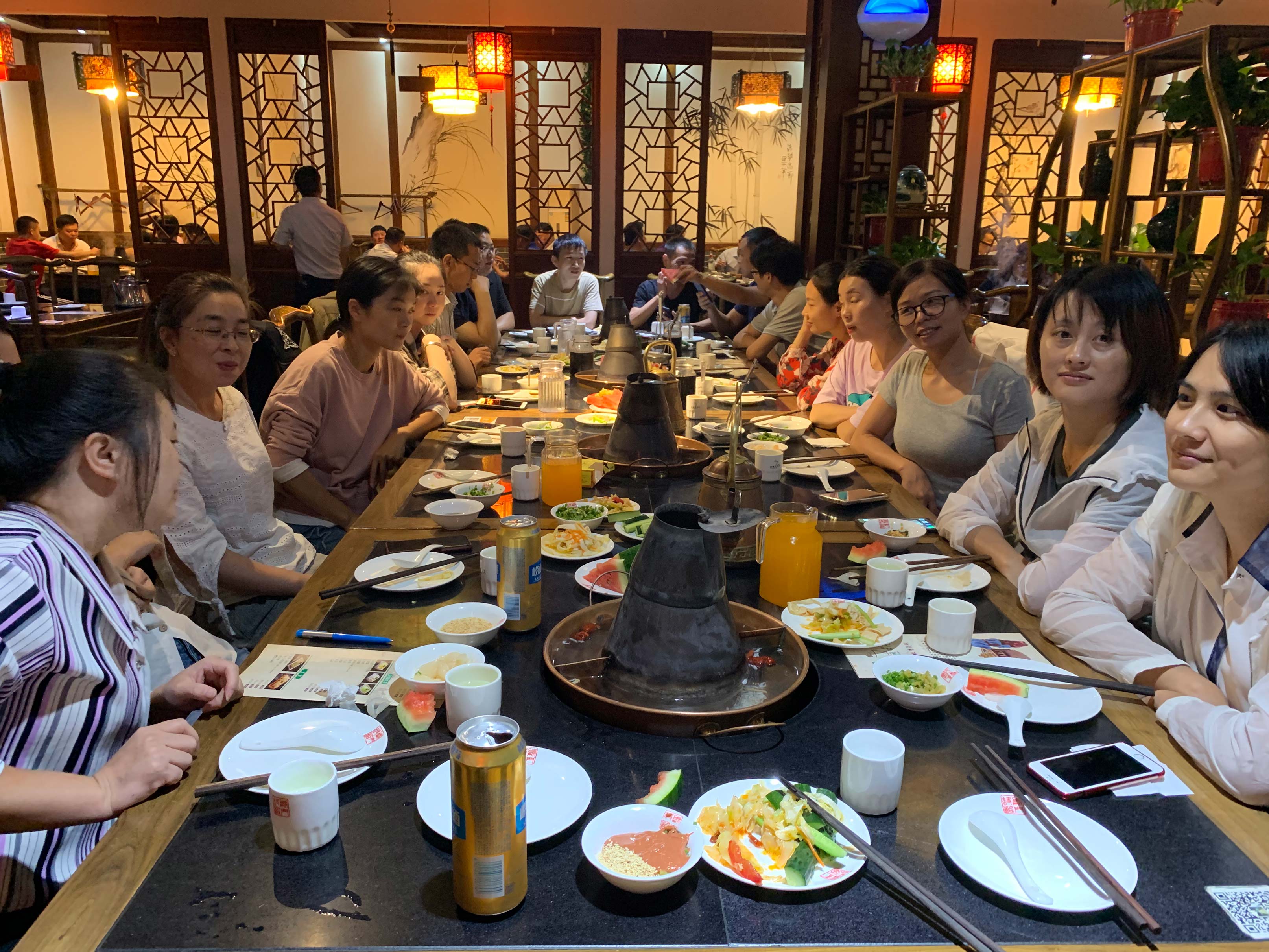 2019年中秋佳节来临之际德玛电气全体员工聚餐